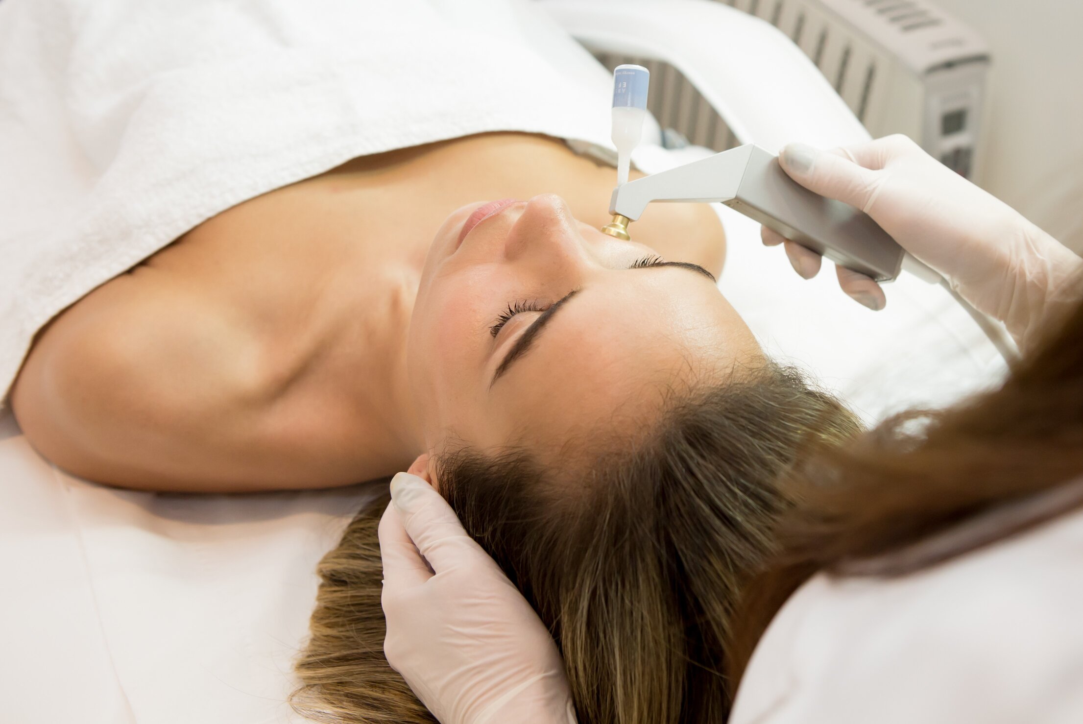 OXYJet Leo Facial: The Celebrity-Favorite Oxygen Facial